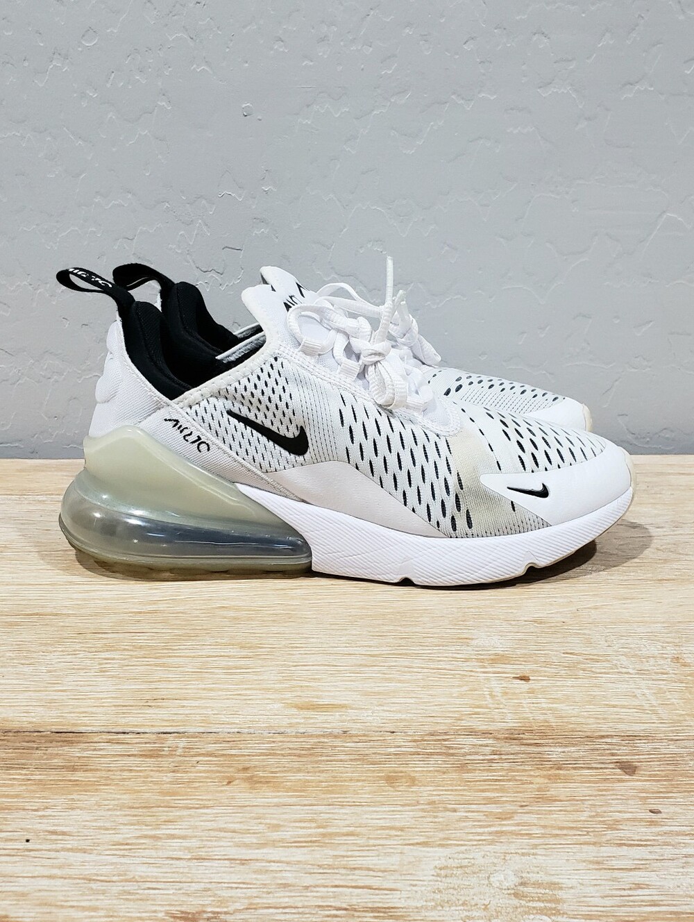NIKE Air Max 270 Women's Athleisure Sneakers (7.5) White/Black - Picture 4 of 10